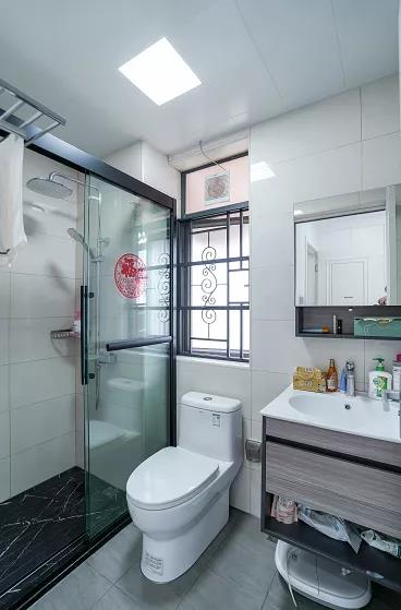 83㎡三居室，現(xiàn)代簡約與實(shí)用主義結(jié)合，舒適又寫意